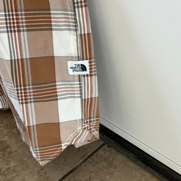 North face shirt.  L.  Men’s - Picture 3 of 7